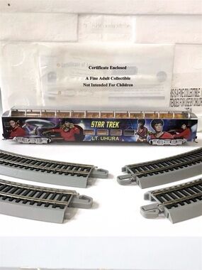 Star Trek Train Lt Uhura Dome Passenger Car With Curved Track Hawthorne Village